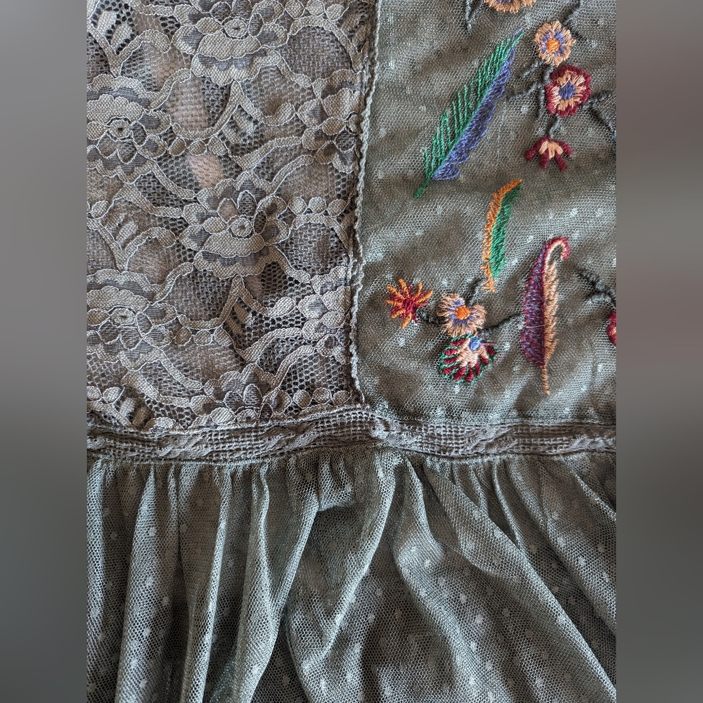 Zara | Size S |  Green Mesh Top With Floral Embroidery - Picture 6 of 10